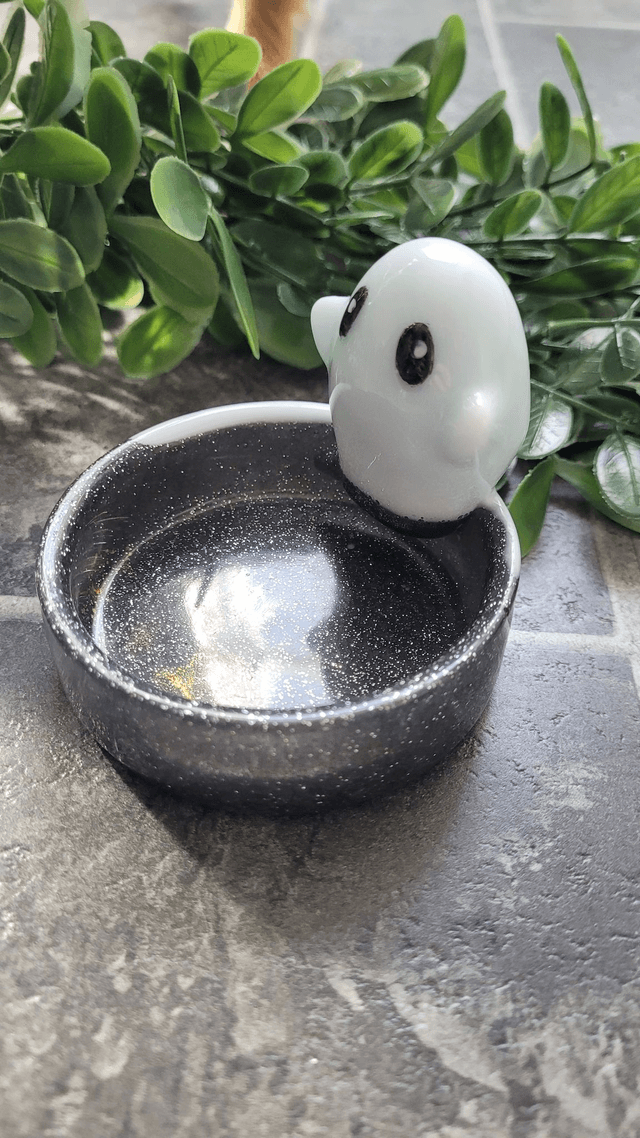Ghost Pot Trinket Tray – Black, White & Gold Glitter (1)