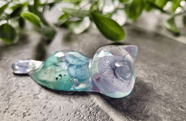 Cat Ornaments | Pen or Paintbrush Rest Holder & Desk Decor