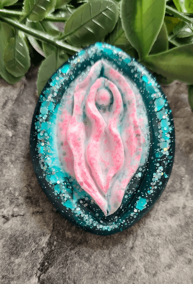 Vulva Ornaments – Various colours & designs