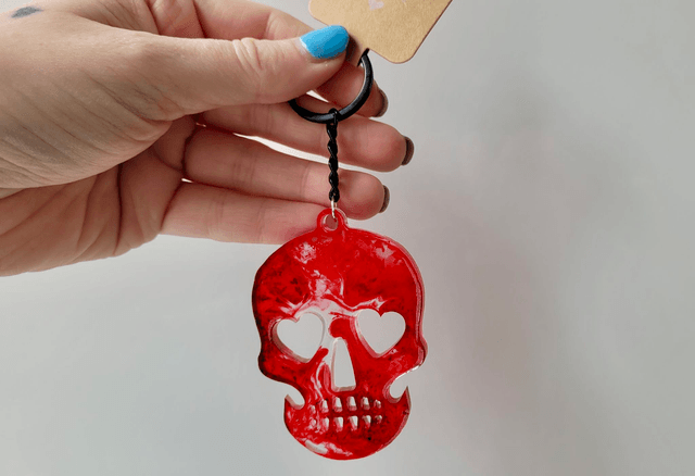 Bloody Skull with Heart Eyes, Black Keychain Keyring