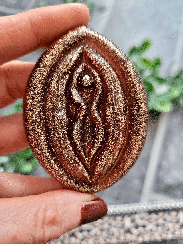 Vulva Ornaments – Various colours & designs