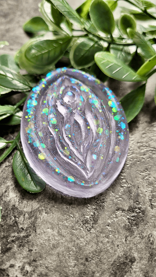 Vulva Ornaments – Various colours & designs