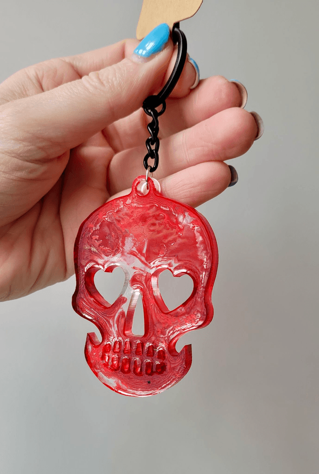 Bloody Skull with Heart Eyes, Black Keychain Keyring