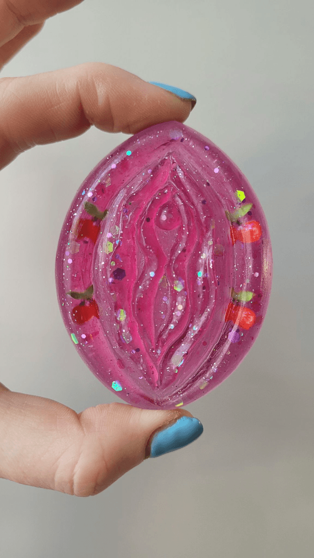 Vulva Ornaments – Various colours & designs