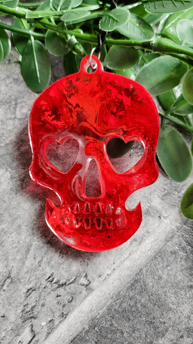 Bloody Skull with Heart Eyes, Black Keychain Keyring