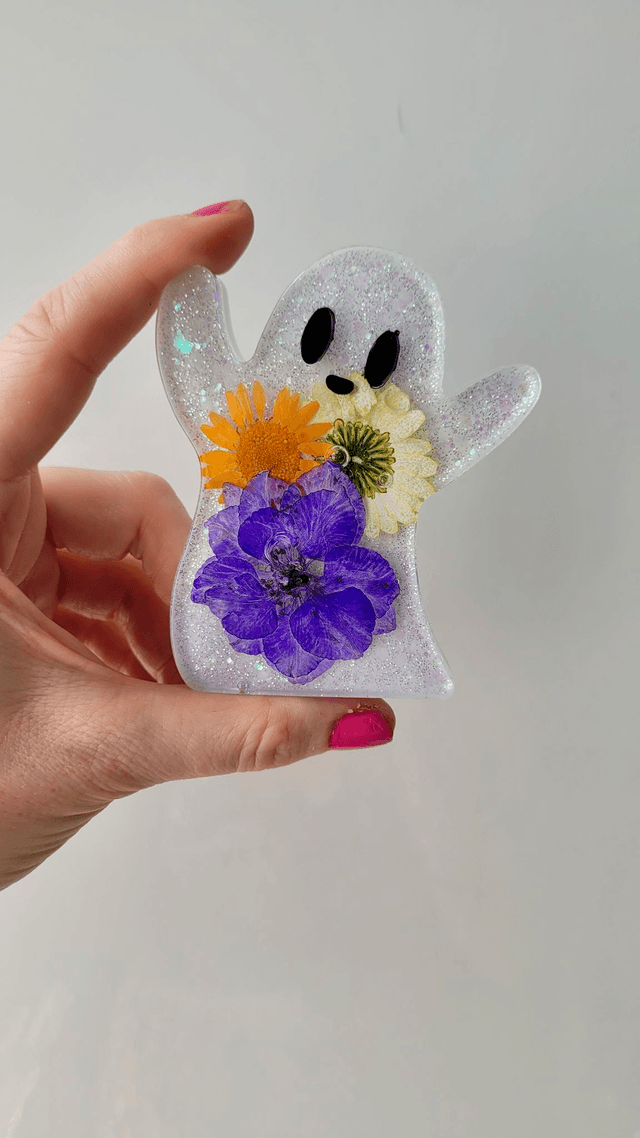Ghost Ornament - Dried Flowers Glittery White Ghost