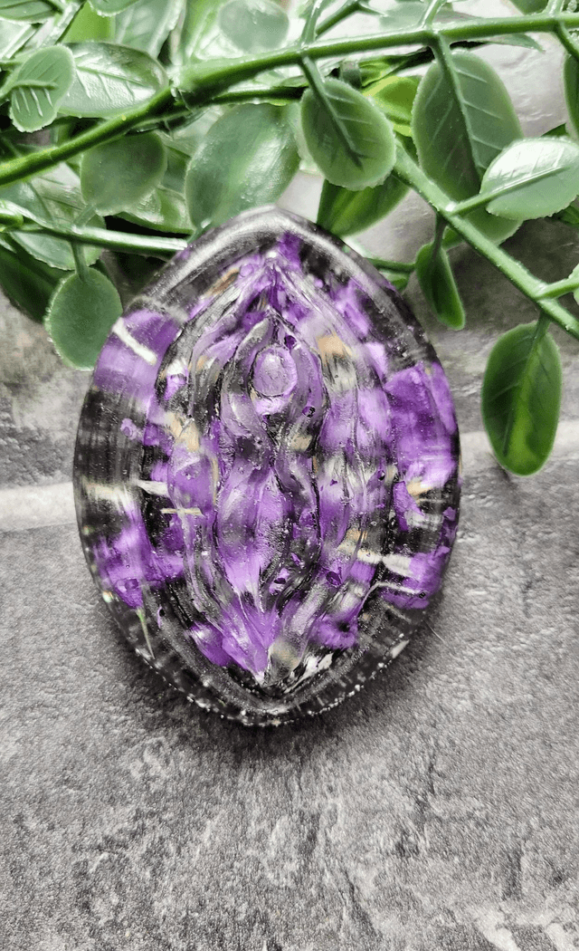 Vulva Ornaments – Various colours & designs