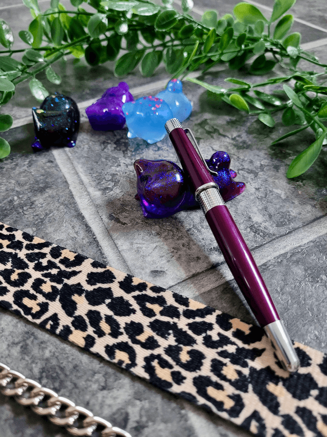 Cat Ornaments | Pen Rest Holder & Desk Decor
