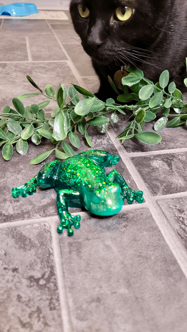 Frog Ornament – Green Glitter