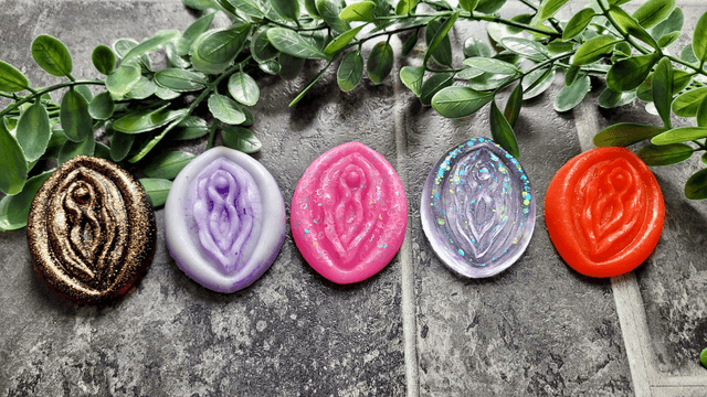 Vulva Ornaments – Various colours & designs