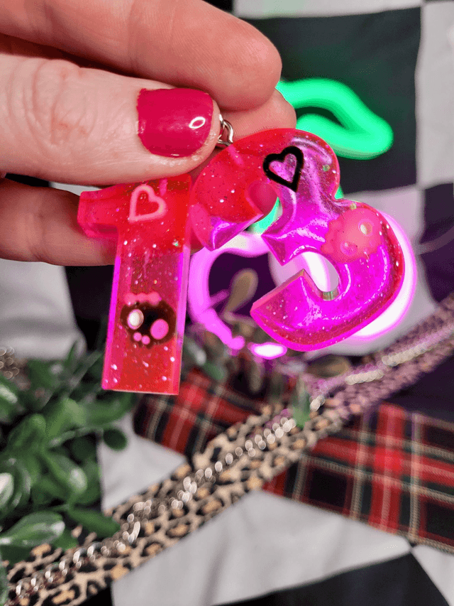 Lucky 13 Keyring – Pink & Glitter Skulls Keychain