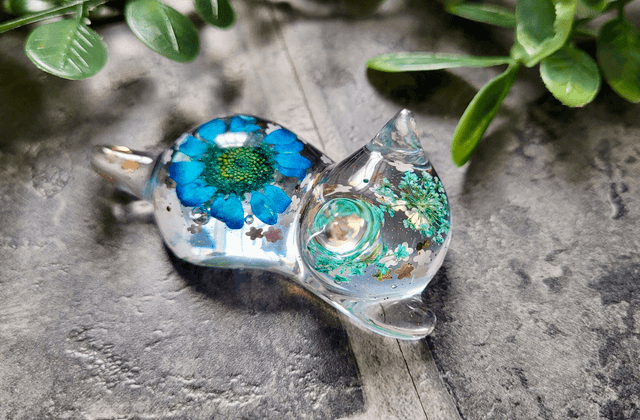 Cat Ornaments | Pen or Paintbrush Rest Holder & Desk Decor