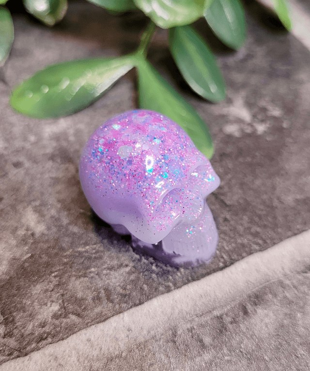 Skull Ornament - Mini - Lilac & white holograph glitter 