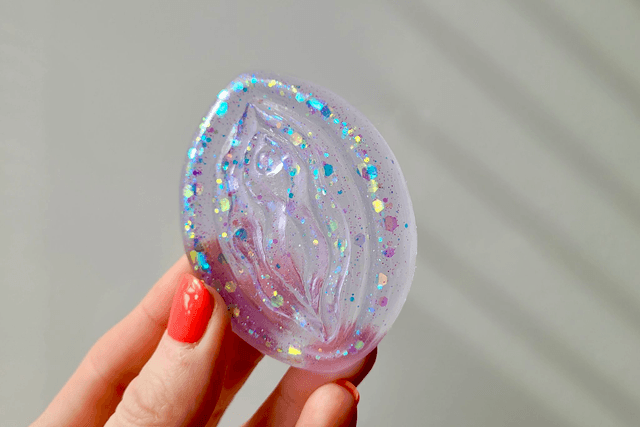 Vulva Ornaments – Various colours & designs