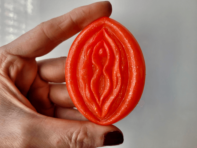 Vulva Ornaments – Various colours & designs