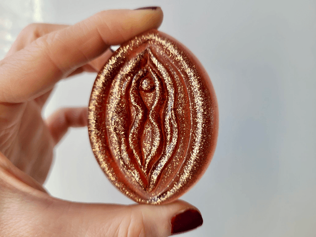 Vulva Ornaments – Various colours & designs