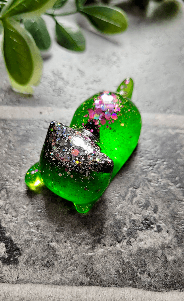 Cat Ornaments | Pen or Paintbrush Rest Holder & Desk Decor