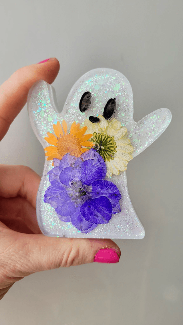 Ghost Ornament - Dried Flowers Glittery White Ghost