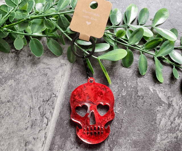 Bloody Skull with Heart Eyes, Black Keychain Keyring