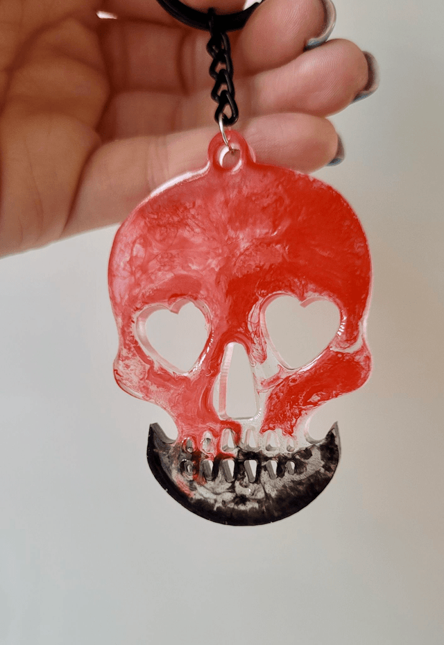 Bloody Red & Black Skull with Heart Eyes, Black Keychain Keyring 