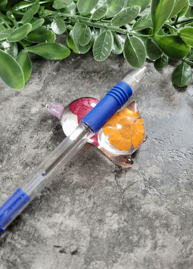Cat Ornaments | Pen or Paintbrush Rest Holder & Desk Decor