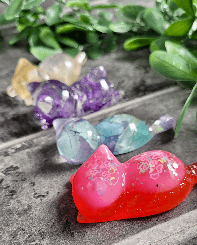 Cat Ornaments | Pen or Paintbrush Rest Holder & Desk Decor