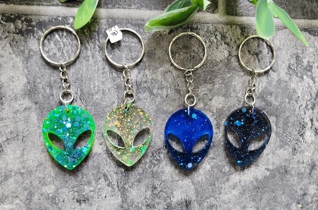 Alien Keyring - Various Colourway Alien Head Keychains